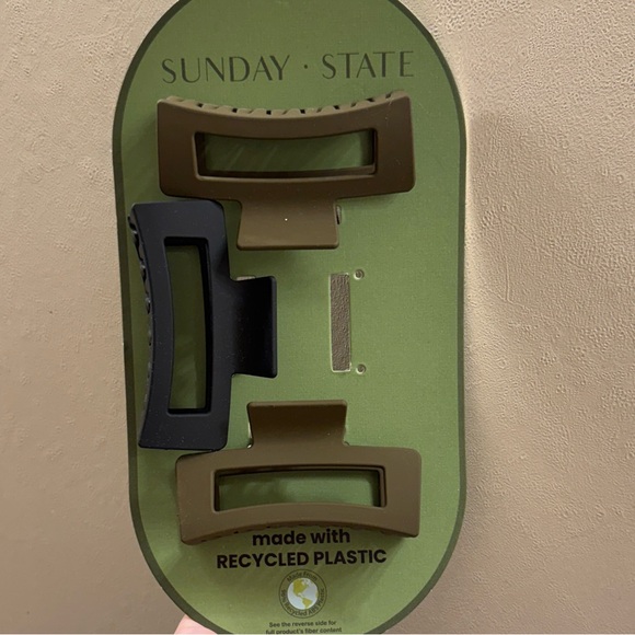 Hair Clips - Picture 1 of 1